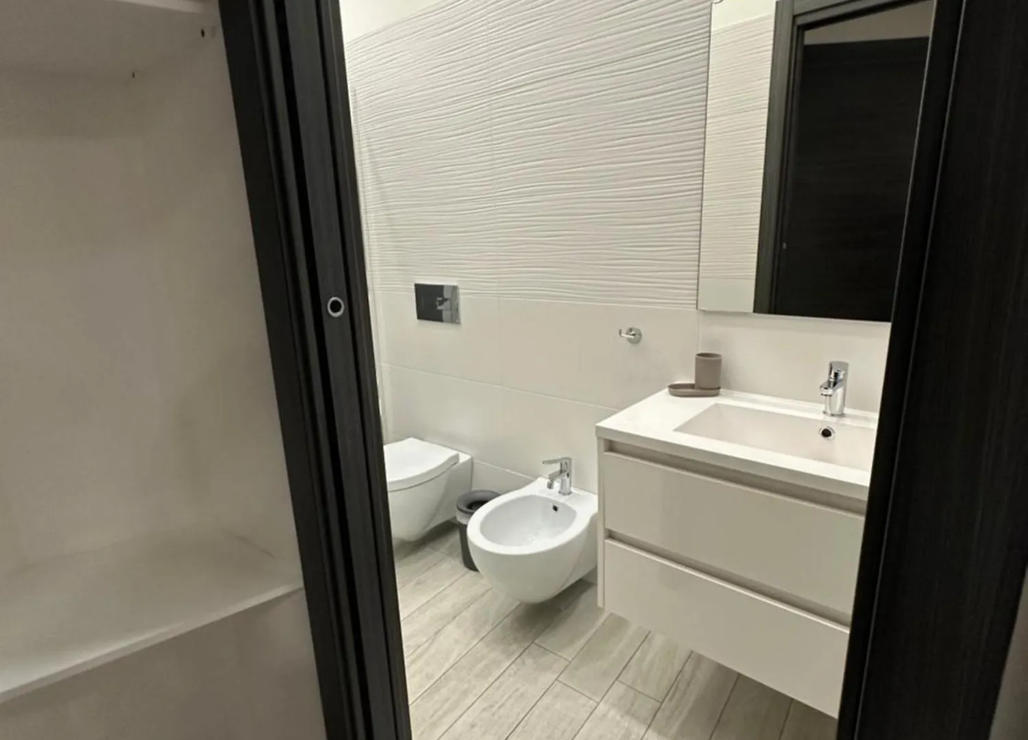 Diamond Room Cagliari 0*,  Italy